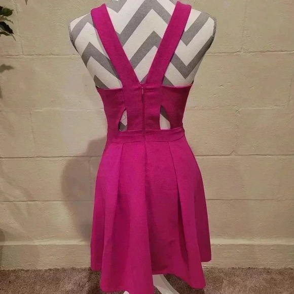 Adeyln Rae Serena Fit and Flare Scallop Dress Fuchsia Size XS EUC. - Picture 4 of 13